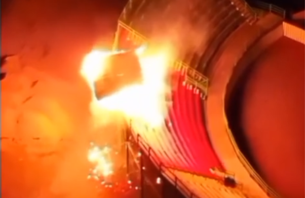 Stierkampfarena in Brand gesetzt - 