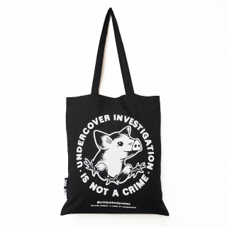 Soli-Beutel “Undercover Investigation is Not a Crime” schwarz