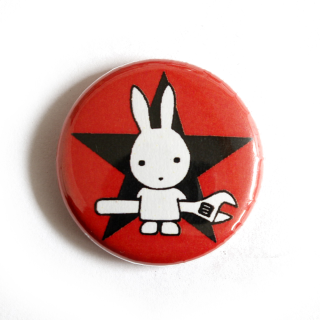 Rabbit with Wrench (rot) -- Button